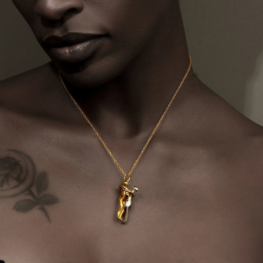 E.B.belle Mix Color Smooth Design People Hug Pendants Necklace Stainless Steel 18K Gold Fashion Jewelry For Lover Family Gift